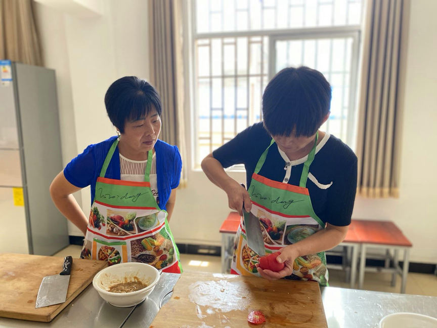 大荔县燕子月嫂月子餐制作