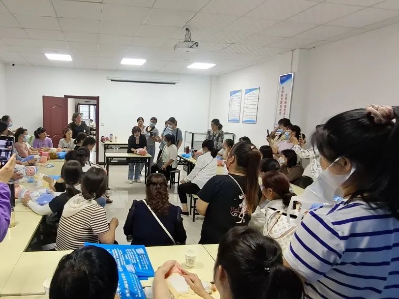 西安燕子月嫂興平育嬰員培訓(xùn)陳老師授課